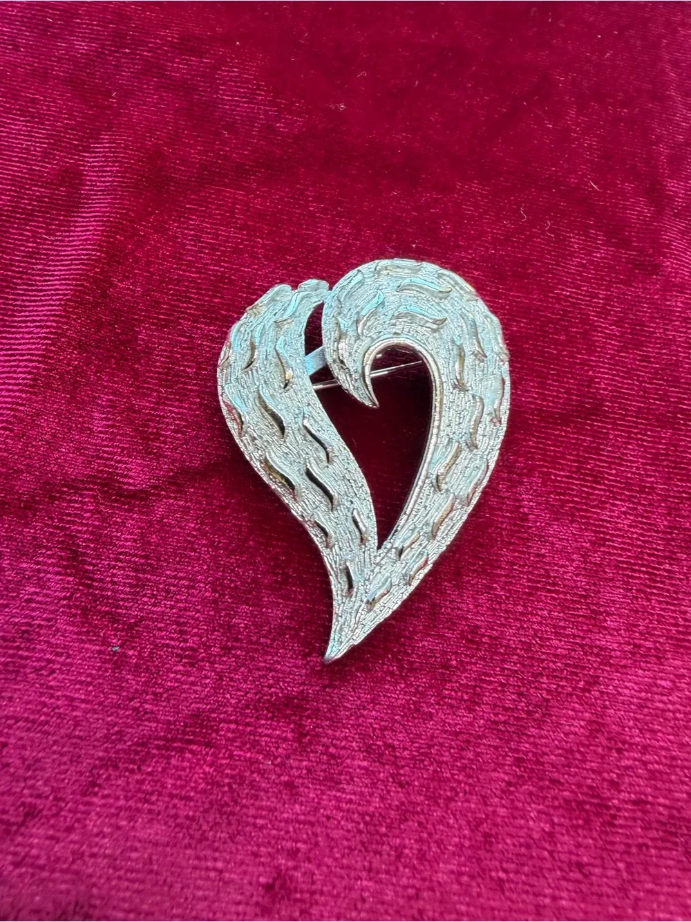 Vintage Textured Heart Silver tone Brooch